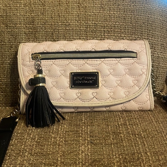 Betsey Johnson Crossbody - Picture 1 of 5